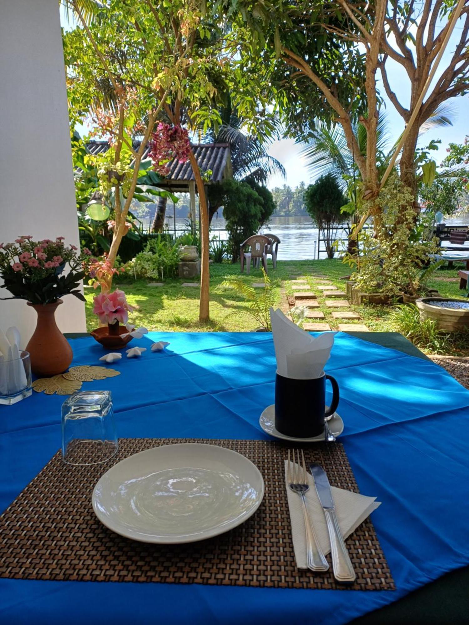 Villa River View Aluthgama Exteriér fotografie